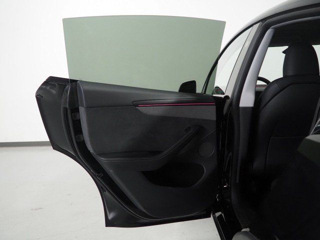 Used 2026 Tesla Model Y Long Range RWD image 58