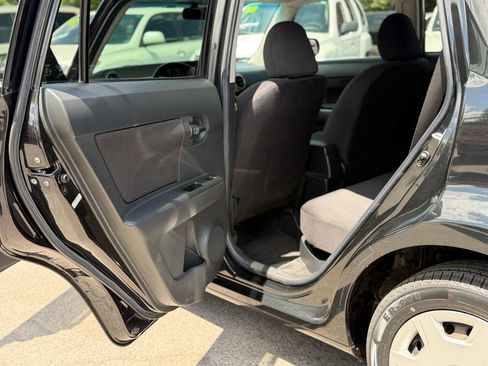 Used 2009 Scion xB FWD image 43
