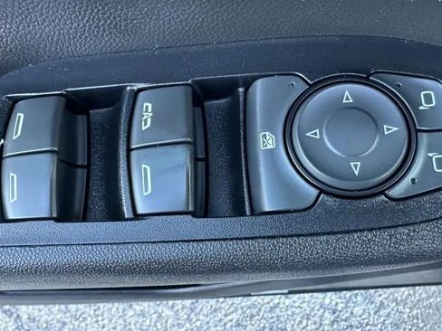 Used 2019 Chevrolet Equinox Premier image 43