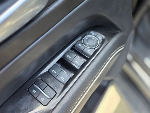 Used 2023 Cadillac Escalade Premium Luxury image 25
