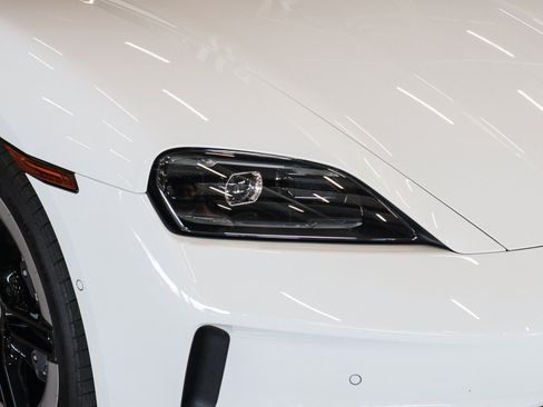 Certified 2025 Porsche Taycan RWD image 23