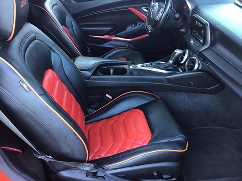 Used 2016 Chevrolet Camaro SS RWD image 11