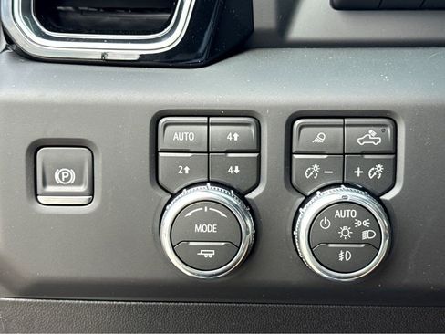 New 2026 GMC Sierra 2500 Denali Ultimate image 10