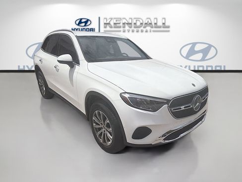 Used 2024 Mercedes-Benz GLC 300 4MATIC image 1