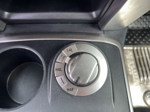 Used 2016 Toyota 4Runner Limited AWD/4WD image 25