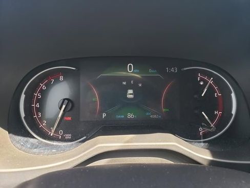 Used 2025 Toyota RAV4 XLE Premium AWD/4WD image 32