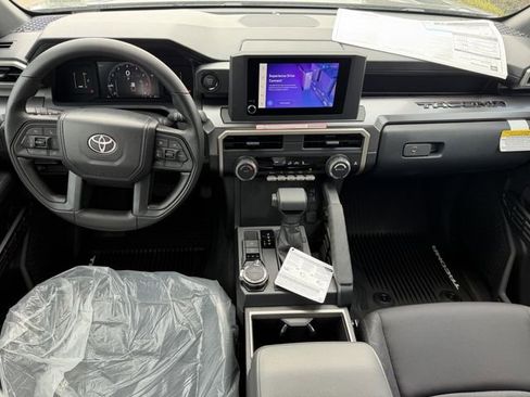 Used 2026 Toyota Tacoma SR5 image 9
