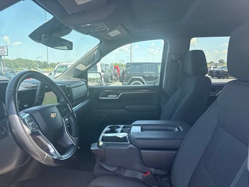 Used 2023 Chevrolet Silverado 1500 LT AWD/4WD image 14