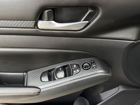 Used 2024 Nissan Altima 2.5 SV image 37