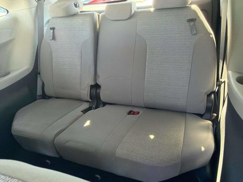 Certified 2023 Toyota Sienna LE FWD image 28