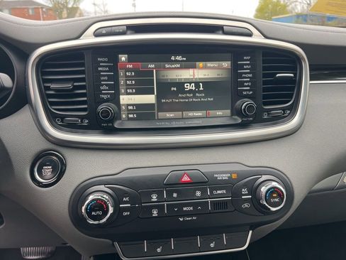 Used 2017 Kia Sorento SX image 20