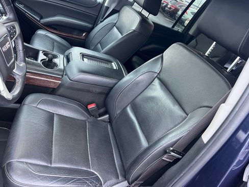 Used 2017 GMC Yukon XL SLT w/ Open Road Package image 11