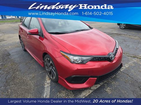 Used 2018 Toyota Corolla iM w/ All-Weather Mat Package FWD image 2