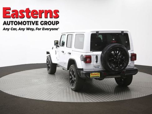 Used 2025 Jeep Wrangler Unlimited Sahara w/ Safety Group AWD/4WD image 36