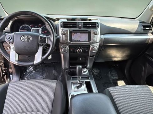 Used 2017 Toyota 4Runner SR5 AWD/4WD image 16