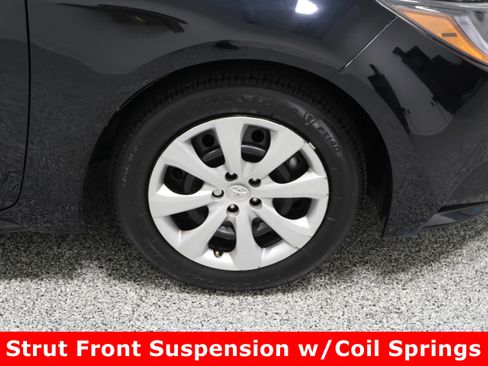 Certified 2025 Toyota Corolla LE image 5