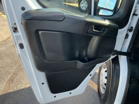 Used 2023 RAM ProMaster 2500 FWD image 8