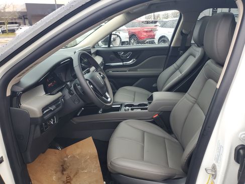 New 2026 Lincoln Corsair Premiere image 12