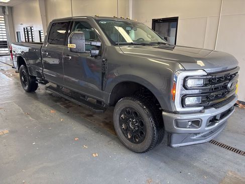 Used 2024 Ford F250 XLT w/ Black Appearance Package image 1