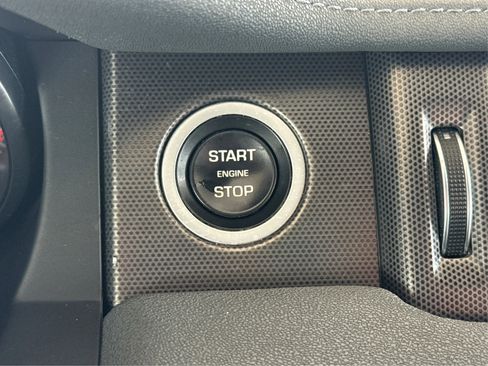 Used 2019 Land Rover Range Rover Evoque image 26