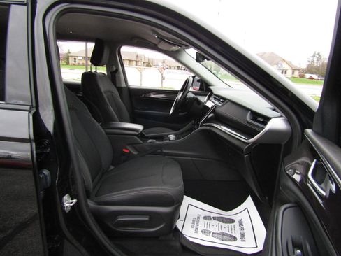 Used 2022 Jeep Grand Cherokee L Laredo w/ Luxury Tech Group I AWD/4WD image 27