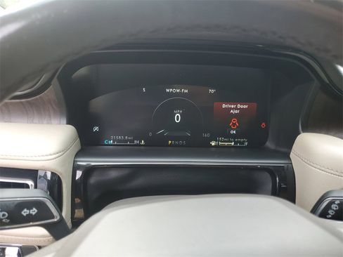 Certified 2022 Lincoln Nautilus Reserve image 26