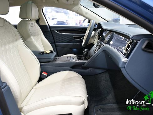 Used 2023 Bentley Flying Spur W12 image 57