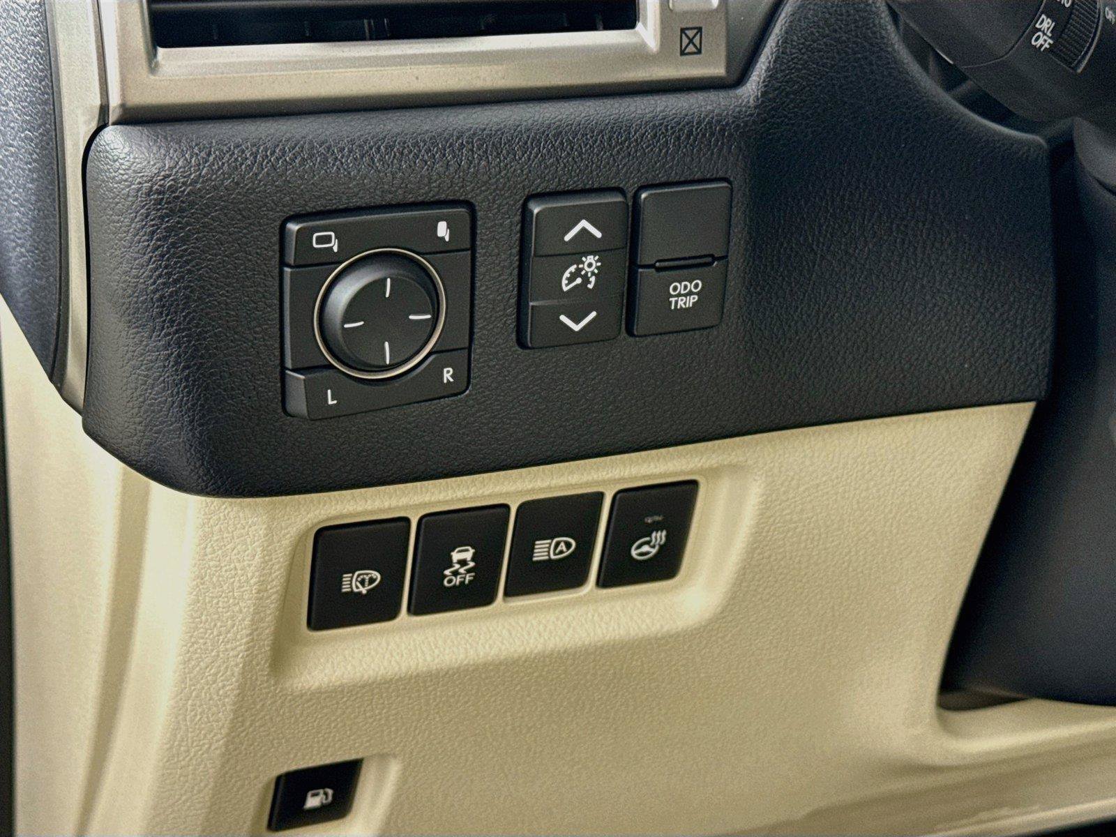 Used 2023 Lexus GX 460 Premium AWD/4WD image 16
