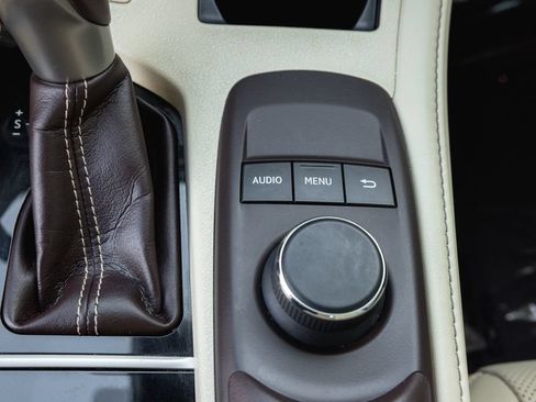 Used 2018 Lexus ES 350 w/ Premier Package FWD image 21