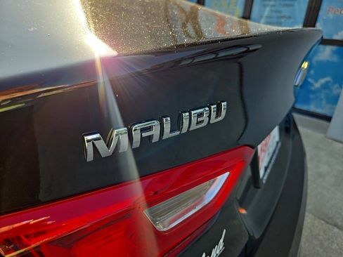 Used 2022 Chevrolet Malibu LS image 21