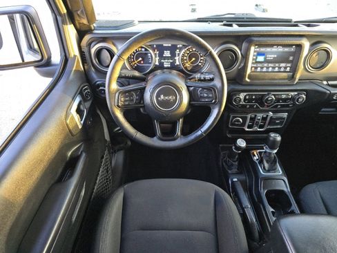 Used 2018 Jeep Wrangler Unlimited Sport S image 25