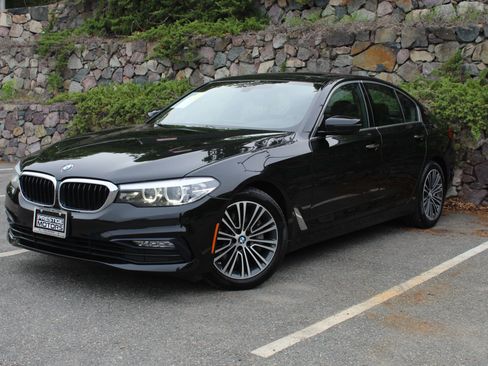 Used 2017 BMW 530i xDrive AWD/4WD image 2