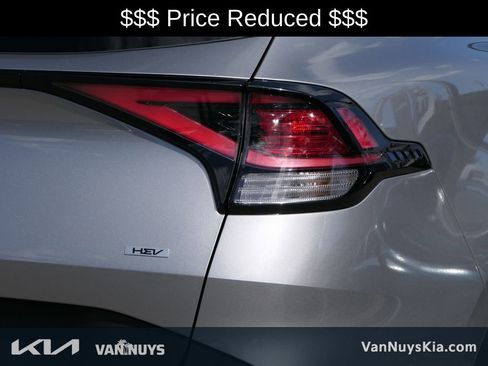 Used 2025 Kia Sportage LX image 4