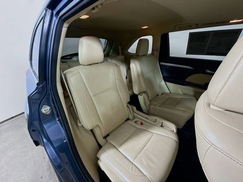 Used 2018 Toyota Highlander XLE image 25