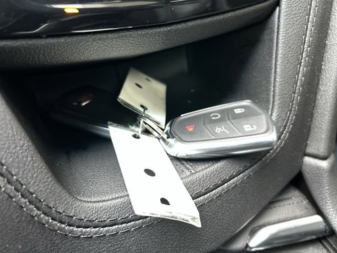 Used 2023 Cadillac XT5 Premium Luxury image 28