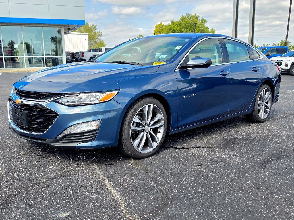 Used 2024 Chevrolet Malibu LT FWD image 2