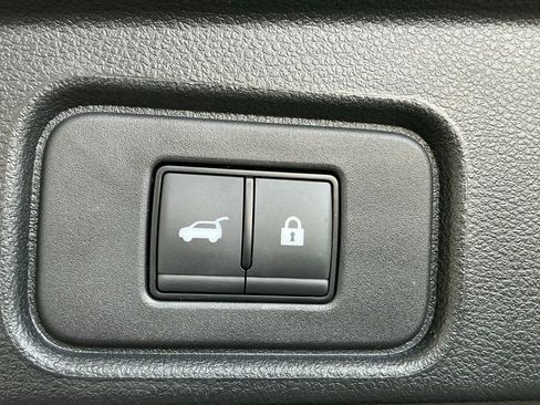 Used 2024 Nissan Pathfinder Platinum AWD/4WD image 27
