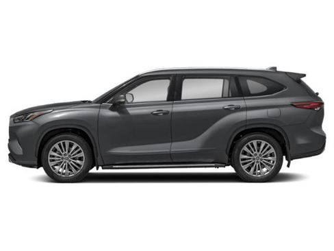Used 2023 Toyota Highlander Platinum FWD image 3