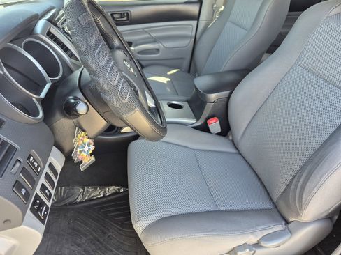 Used 2015 Toyota Tacoma PreRunner w/ TRD Sport Package RWD image 16
