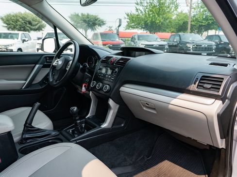 Used 2014 Subaru Forester 2.5i Premium w/ Popular Package #2 AWD/4WD image 30