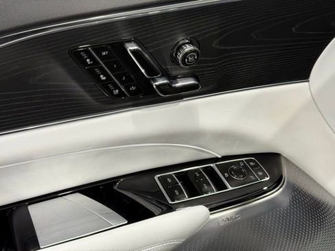 Used 2024 Cadillac Lyriq Sport image 16