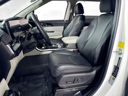 Used 2023 Kia Carnival SX Prestige FWD image 27