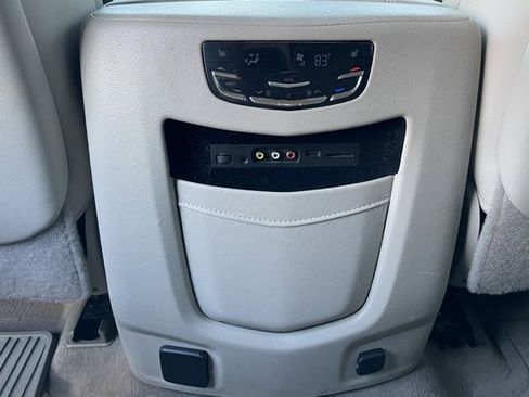 Certified 2016 Cadillac Escalade Premium image 37