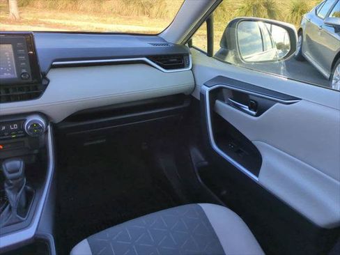 Certified 2019 Toyota RAV4 XLE image 15