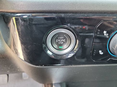 Used 2022 Chevrolet Silverado 1500 RST AWD/4WD image 19