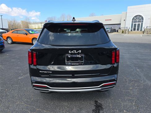 Used 2023 Kia Sorento SX image 4