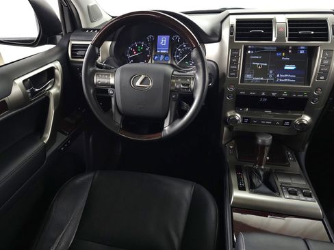 Used 2018 Lexus GX 460 Premium w/ Premium Package image 16