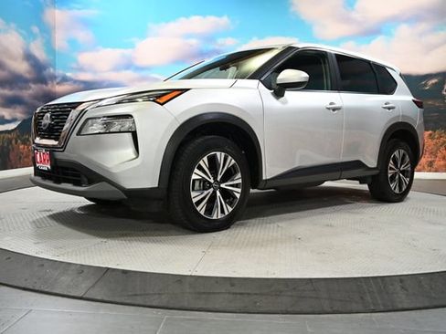Used 2023 Nissan Rogue SV AWD/4WD image 3