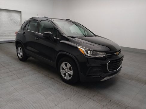 Used 2020 Chevrolet Trax LT FWD image 11
