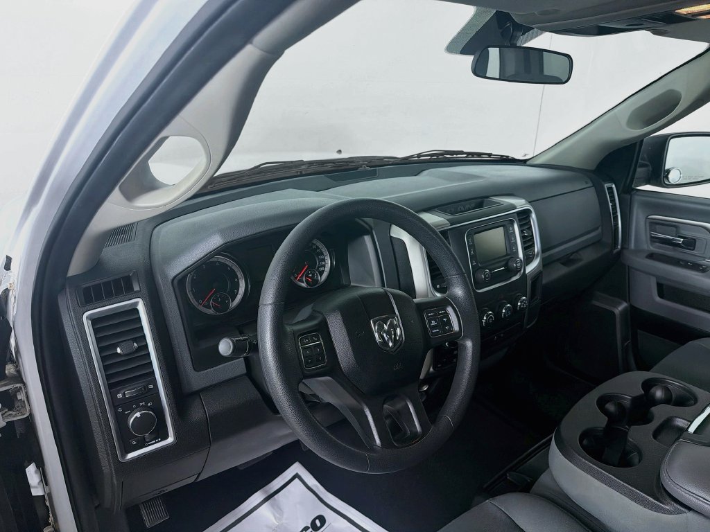 Used 2019 RAM 1500 Classic SLT AWD/4WD image 9